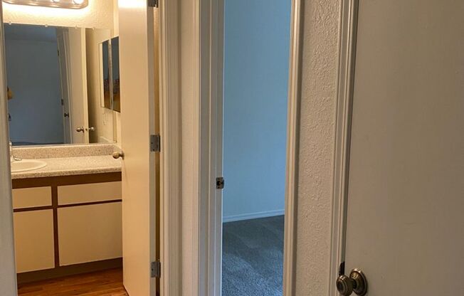 2 beds, 1 bath, 803 sqft, $1,468, Unit CMV 12223 - 204