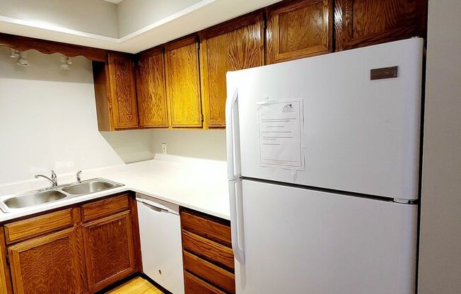 2 beds, 1.5 baths, $1,695, Unit #C