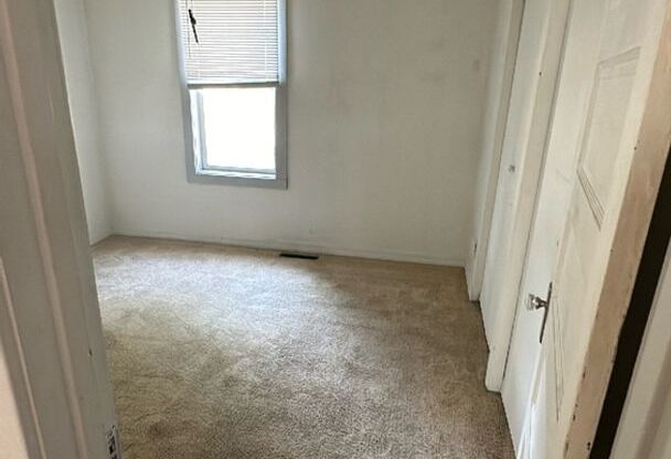 3 beds, 1 bath, $1,350