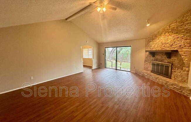 2708 Charlesworth Dr