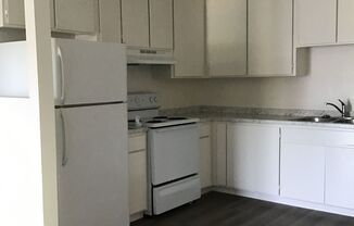 2 beds, 1 bath, 732 sqft, $1,100, Unit #6