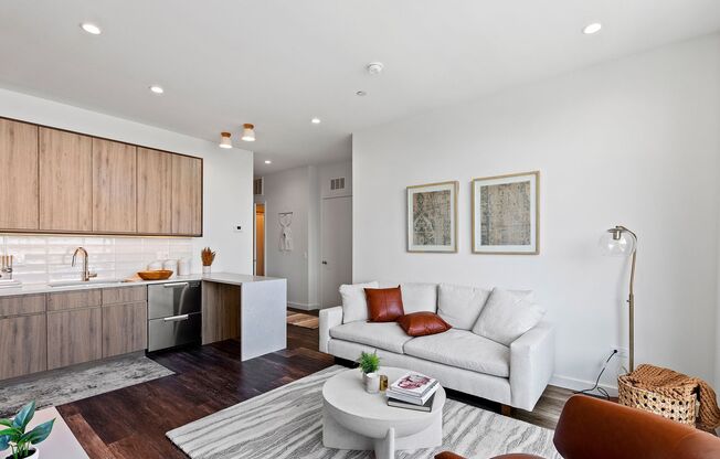 2 beds, 1 bath, 760 sqft, $3,325, Unit 606