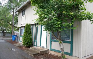 Beautiful Two-Bedroom Townhouses - Wonderful Location Off of Stapleton Road. Near Vancouver Mall!