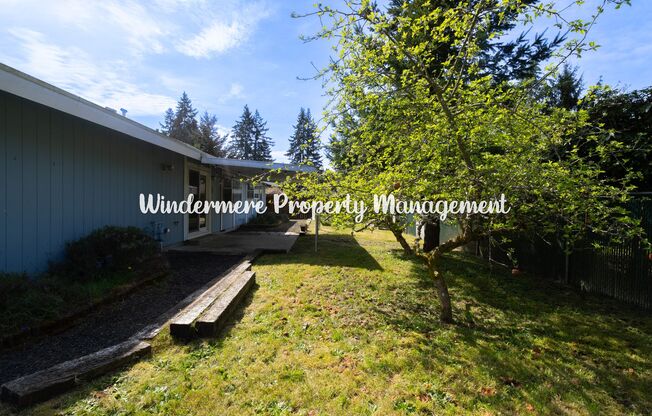 Bright and Charming 3 bed Rambler in Convenient Port Orchard Location