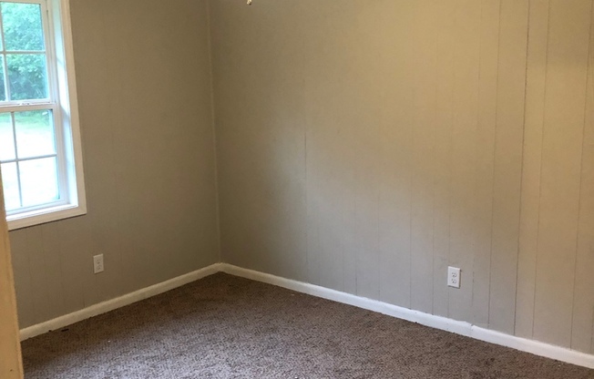 2 beds, 1 bath, $1,300