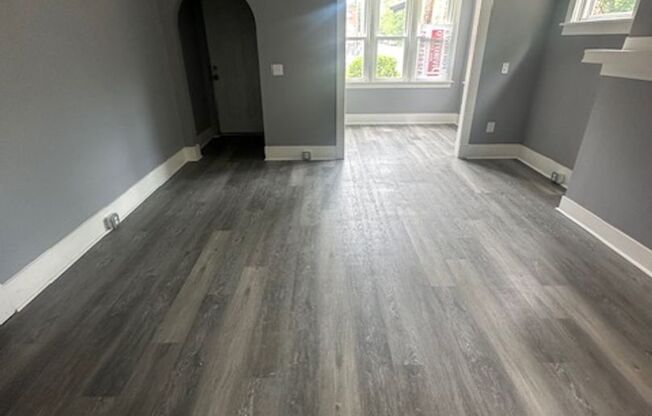 Beautifully Renovated 1-Bedroom Apartment on Frankstown Avenue – Modern & Bright!