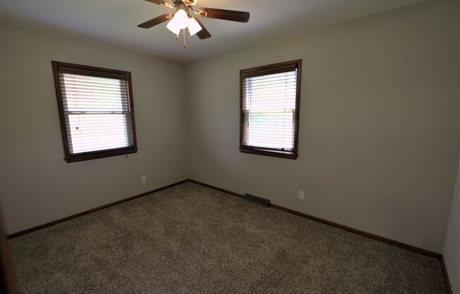 3 beds, 2 baths, $1,595