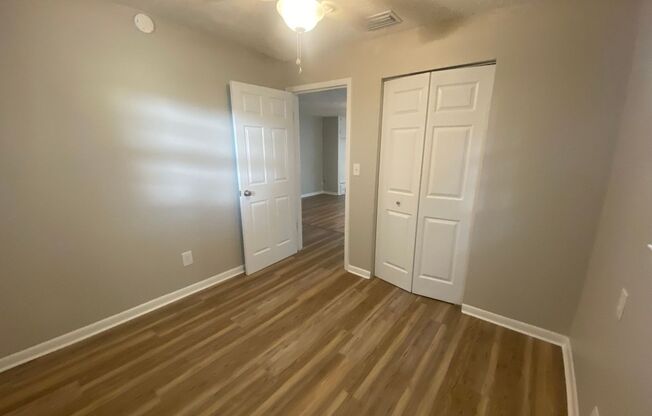 2 beds, 1 bath, $1,300