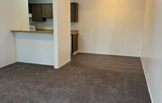 2 beds, 1 bath, $1,200, Unit 47