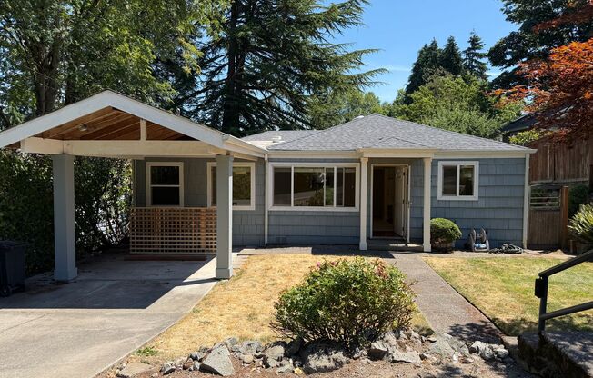 2 weeks Free Rent at Beautiful Maple Leaf Rambler next to Elementary school