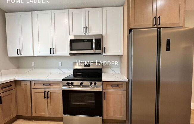 1124 E POLK ST