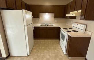 2 beds, 1 bath, $800, Unit 204