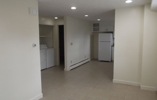 2 beds, 1 bath, 903 sqft, $1,240, Unit G-6