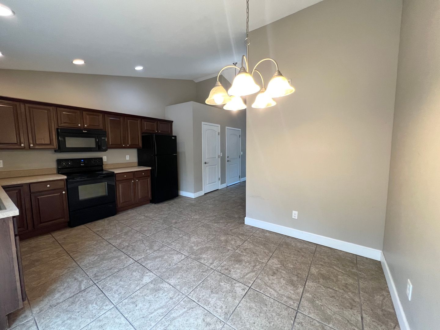 2 Bedroom/2 Bathroom Oakridge Apartments Unit!