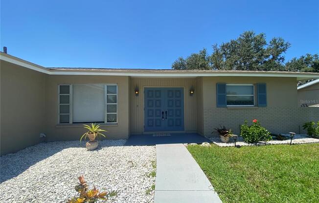 832 S GONDOLA DR