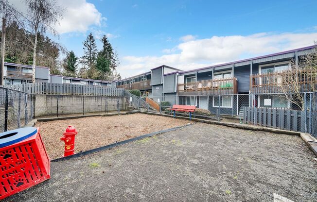 2 beds, 1 bath, 900 sqft, $1,495, Unit #13