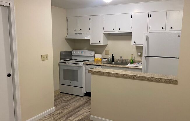 2 beds, 1 bath, 775 sqft, $1,645, Unit 2 Lions Ave, Apt 21