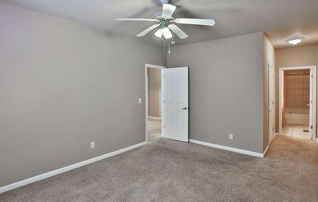 apartments in Terre Haute with ceiling fans