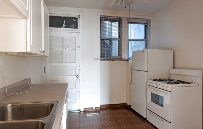 4821 N WOLCOTT AVE
