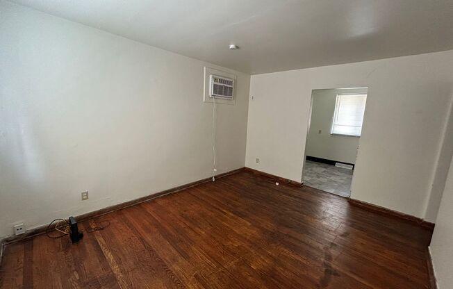 2 beds, 1 bath, $950