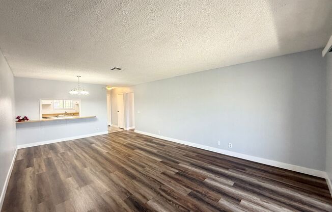 2/BD 2/BA Comfort & Convenience in the Heart of Vegas!