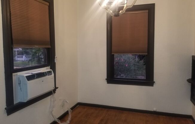 810 W Craig Pl #201 For Rent!