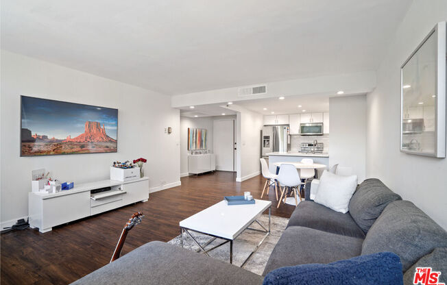 2 beds, 2 baths, 1,071 sqft, $4,500, Unit 501