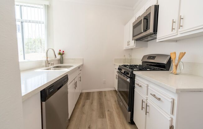 1 bed, 1 bath, 550 sqft, $1,848, Unit 212