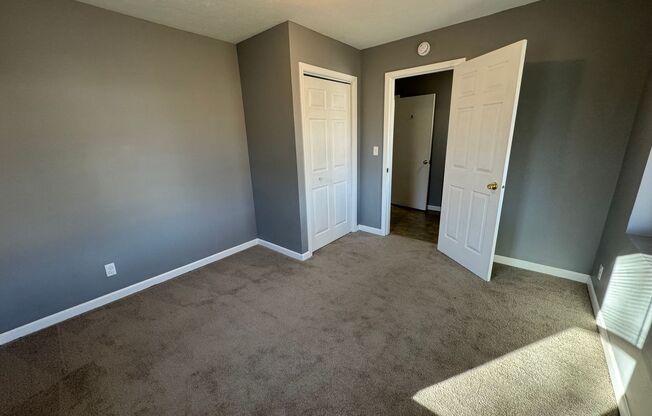 3 beds, 1 bath, $1,180