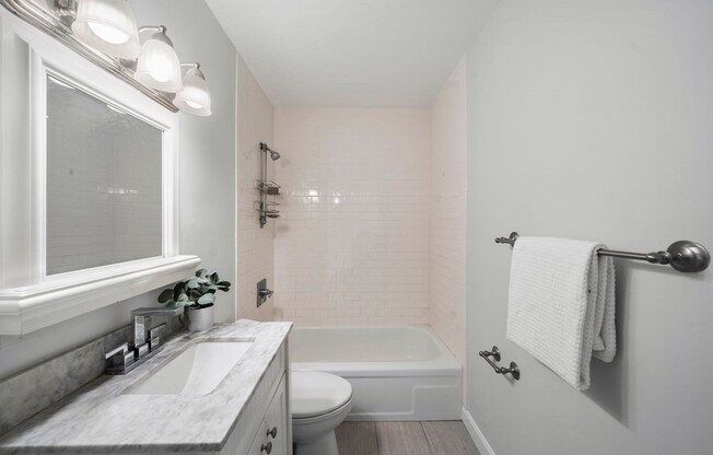 2 beds, 1 bath, 980 sqft, $3,000, Unit 4A
