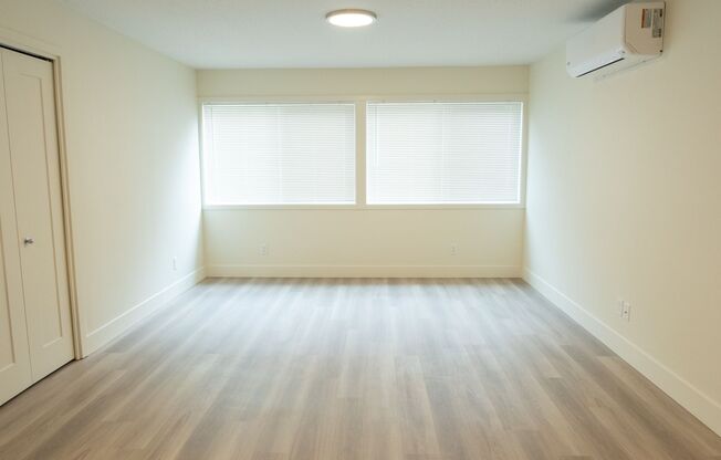 2 beds, 1 bath, 870 sqft, $2,100, Unit 57-7