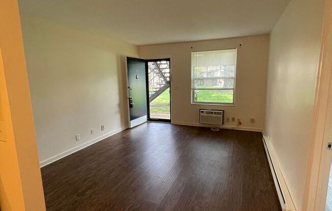 1 bed, 1 bath, $900
