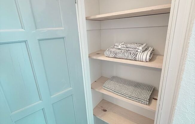 Studio, 1 bath, 325 sqft, $625, Unit 332-05