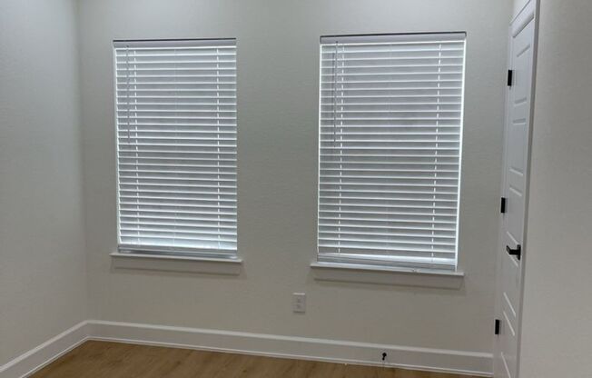 3713 Dreyfus St **Ask about our NO CASH DEPOSIT option!**