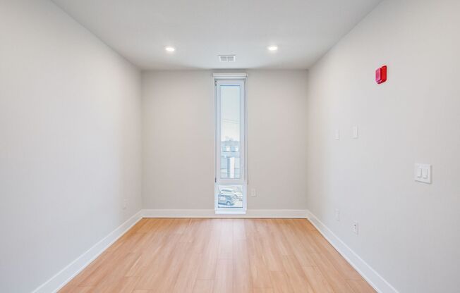 1 bed, 1 bath, 730 sqft, $1,600, Unit 309