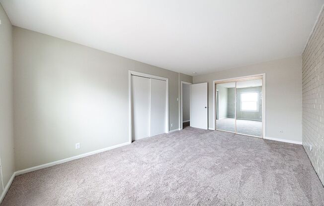 1 bed, 1 bath, 814 sqft, $975, Unit 5724D
