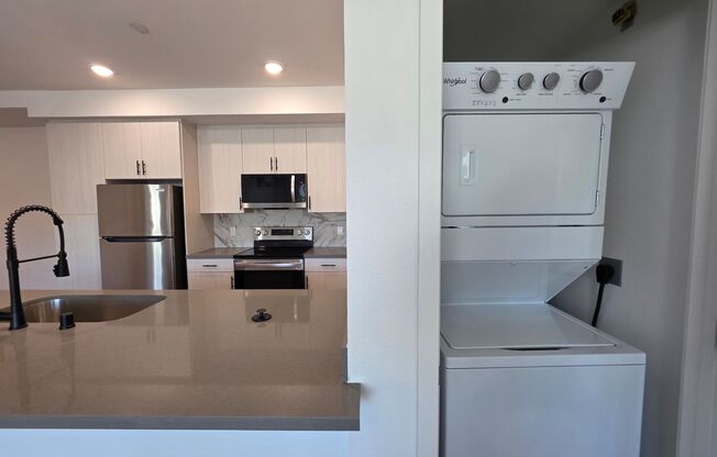 2 beds, 2 baths, 917 sqft, $2,895, Unit 2116-203