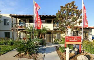 111 Tustin Plaza Apartments