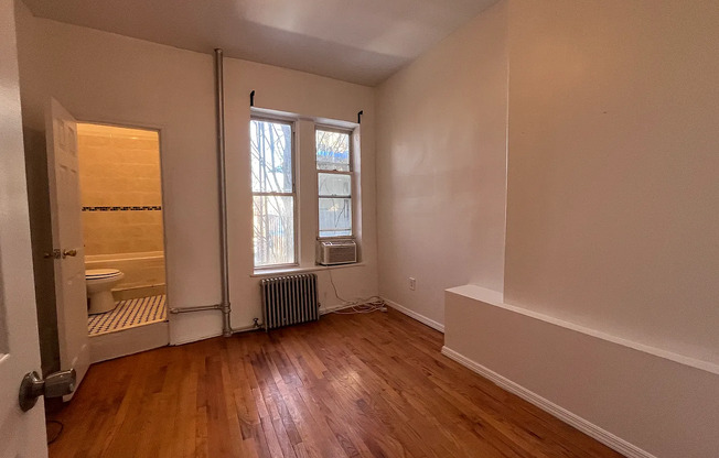 705 FLATBUSH AVE