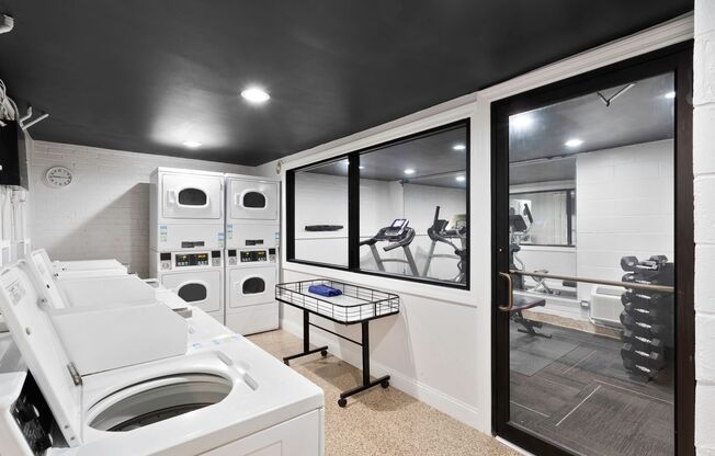 Studio, 1 bath, 275 sqft, $1,325, Unit 438