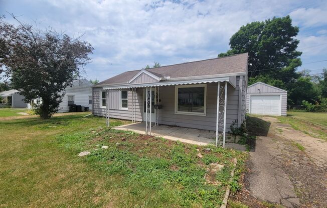 3BR/1BA w/Garage -3011 Mission Road