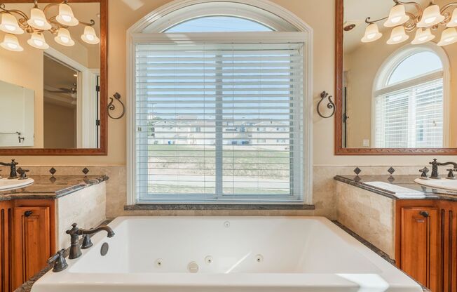 4 beds, 4 baths, $6,500, Unit #B