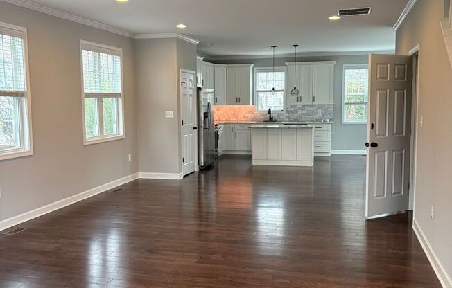 Beautiful Home Conveniently Located in Alexandria w/ Lower Level Suite