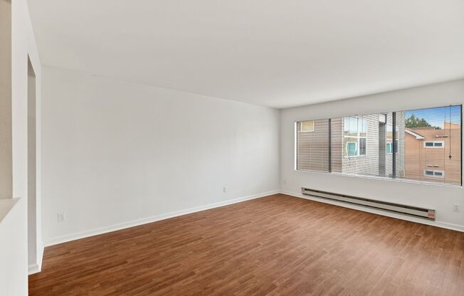 1 bed, 1 bath, 700 sqft, $1,595, Unit 1-203