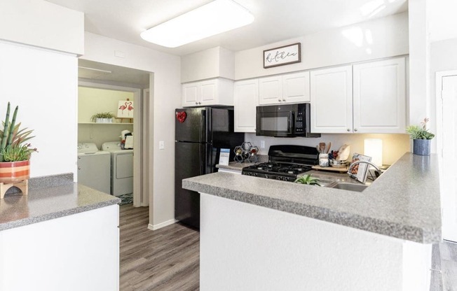 bright kitchen at Vista Grove Apartments, Arizona, 85204