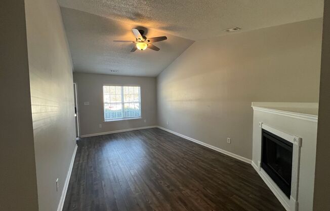 3 beds, 2 baths, $1,425