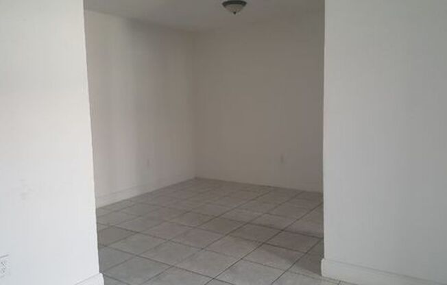 2 beds, 2 baths, 947 sqft, $2,000, Unit 615-205 (R)