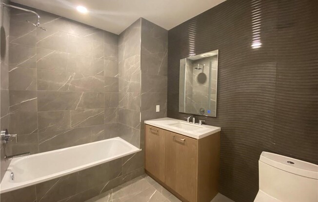 1 bed, 1 bath, 711 sqft, $2,950, Unit 2504