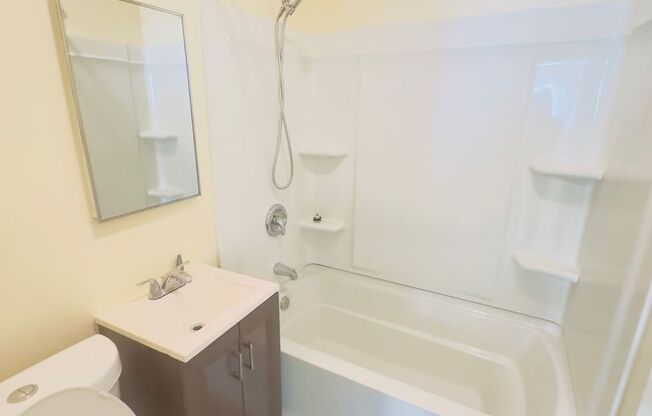 2 beds, 1 bath, $2,150