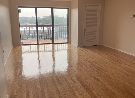 2 beds, 2 baths, 1,206 sqft, $3,000, Unit 502